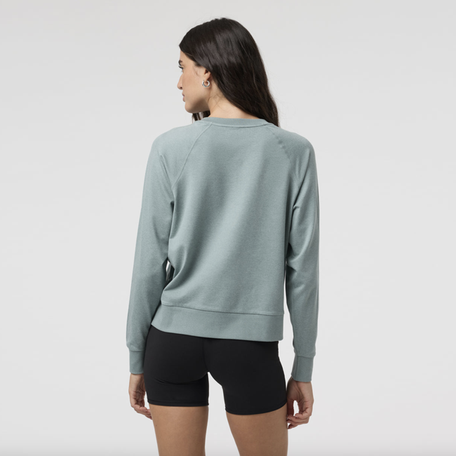 Vuori Women's Long Sleeve Halo Crew